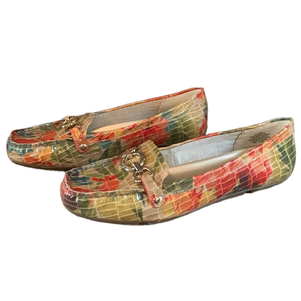 Anne Klein sz 9.5 multi color driving loafer with gold chain